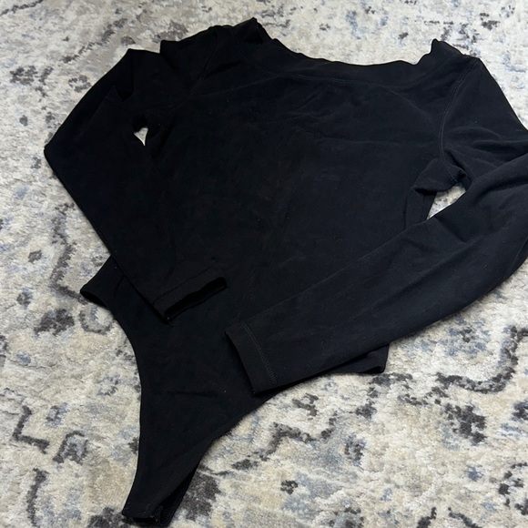 Express Women’s Black Long Sleeve Bodysuit Size 3 Fitted Stretch - Picture 2 of 6